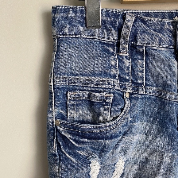 Vienna‎ Women's Denim High Waist Rolled Hem Jean Shorts Size 7 - Picture 3 of 12